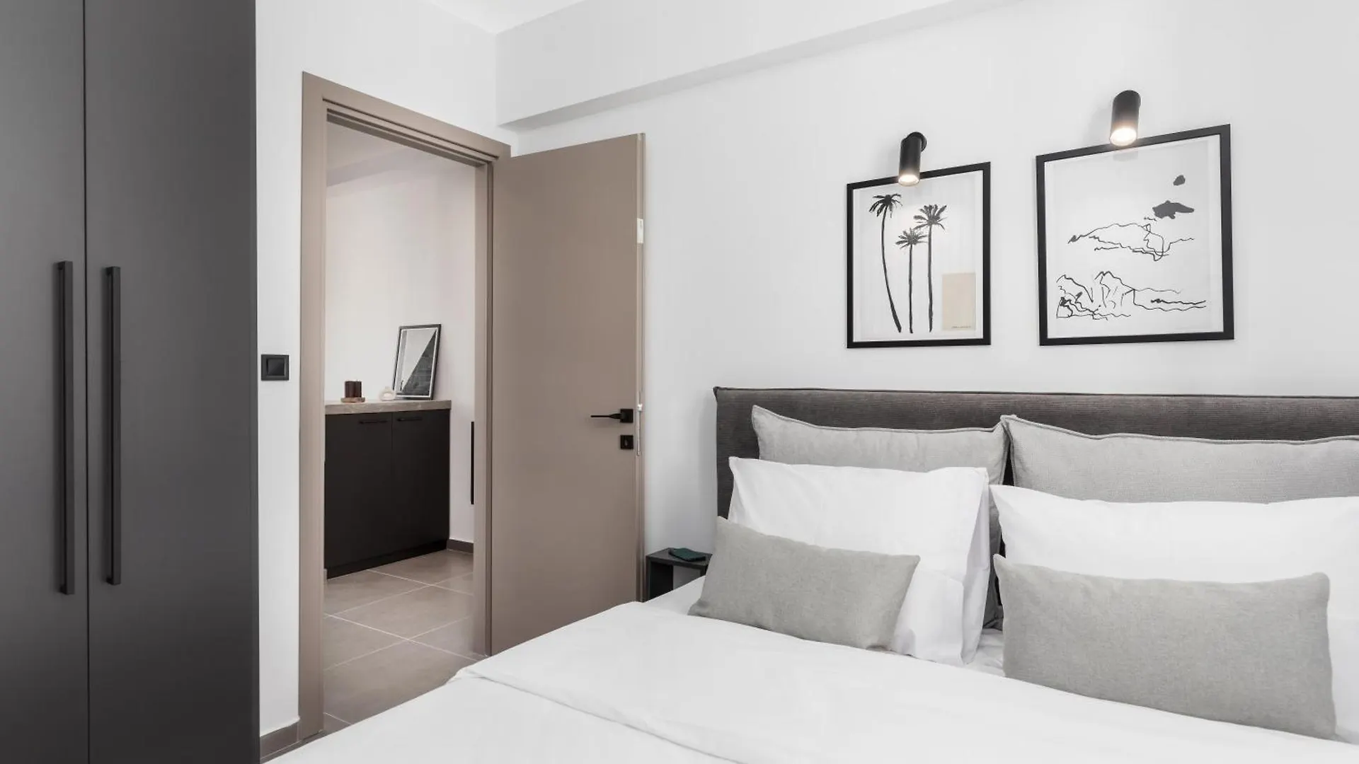 Kastadinn Thessaloniki 0*,  Griechenland